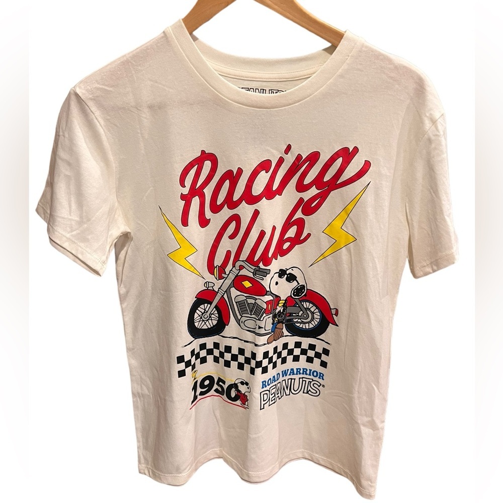 NWT Peanuts T Shirt S White Racing
Club Print Summer Comfy Cute size Medium